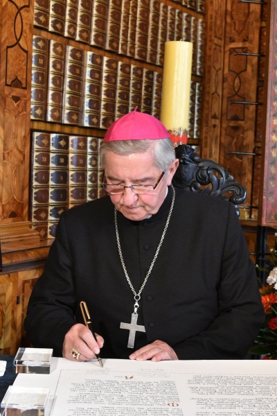 arcybiskup sławoj leszek głódź metropolita gdański